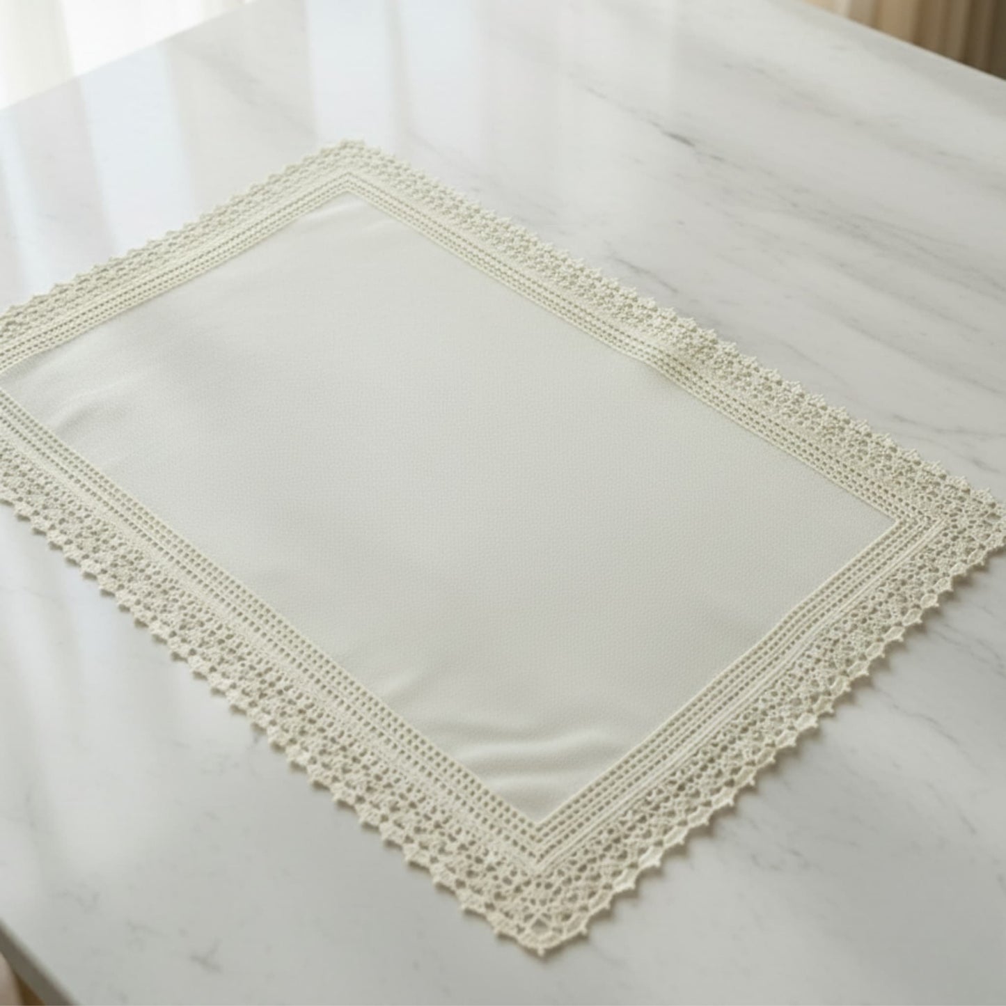 Alora Dantelli Krem Masa Örtüsü