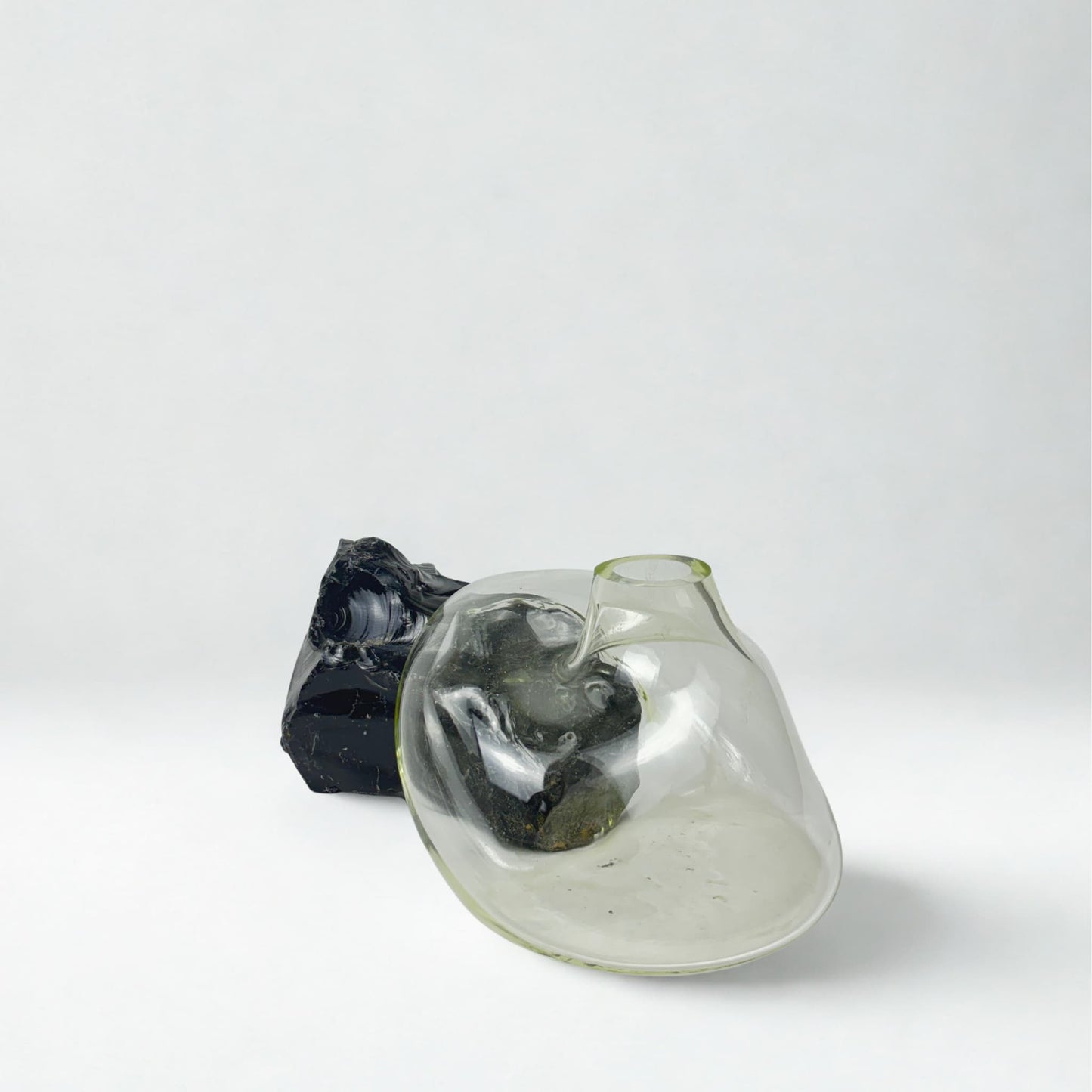 Obsidiyen Şeffaf Cam Vazo No:2