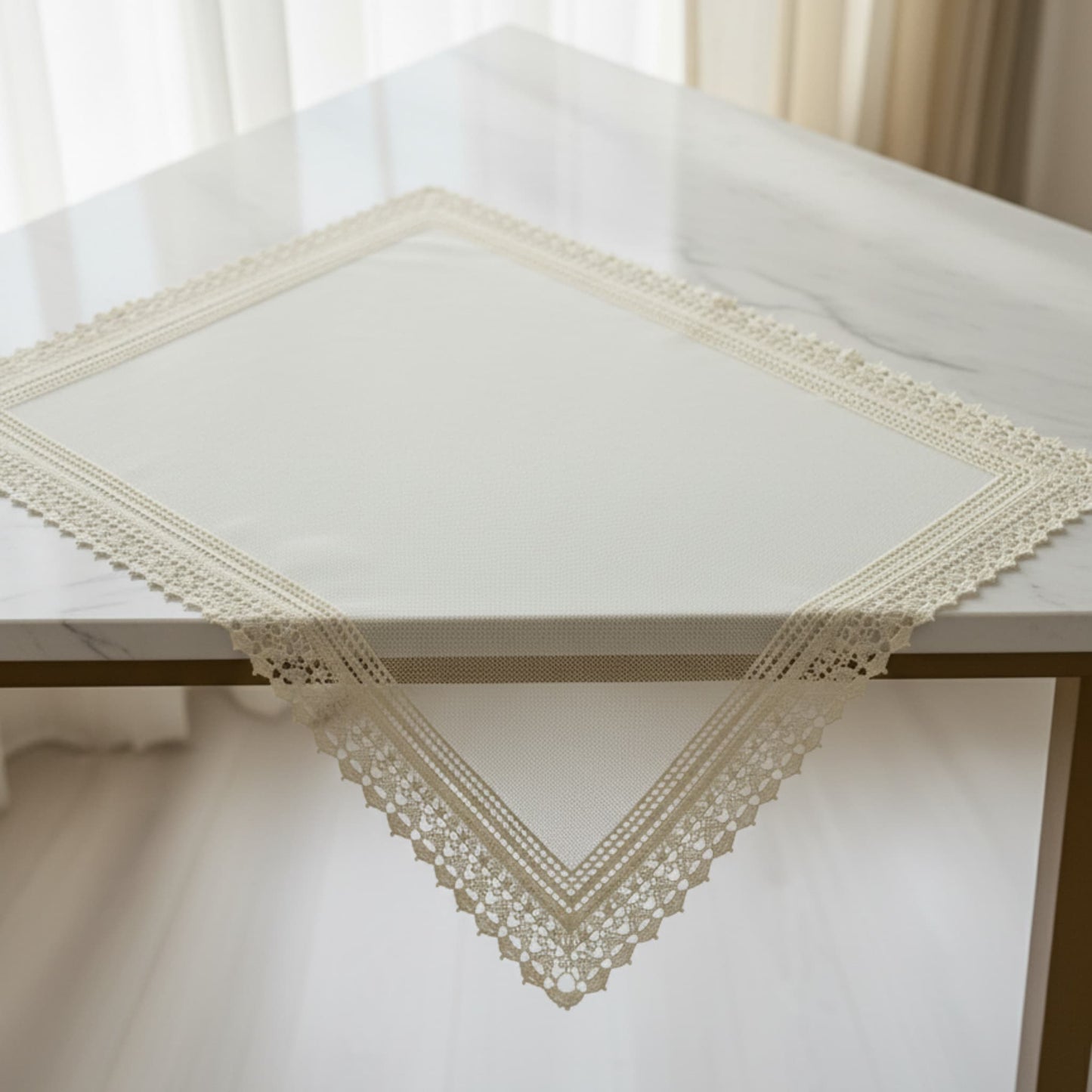 Alora Dantelli Krem Masa Örtüsü